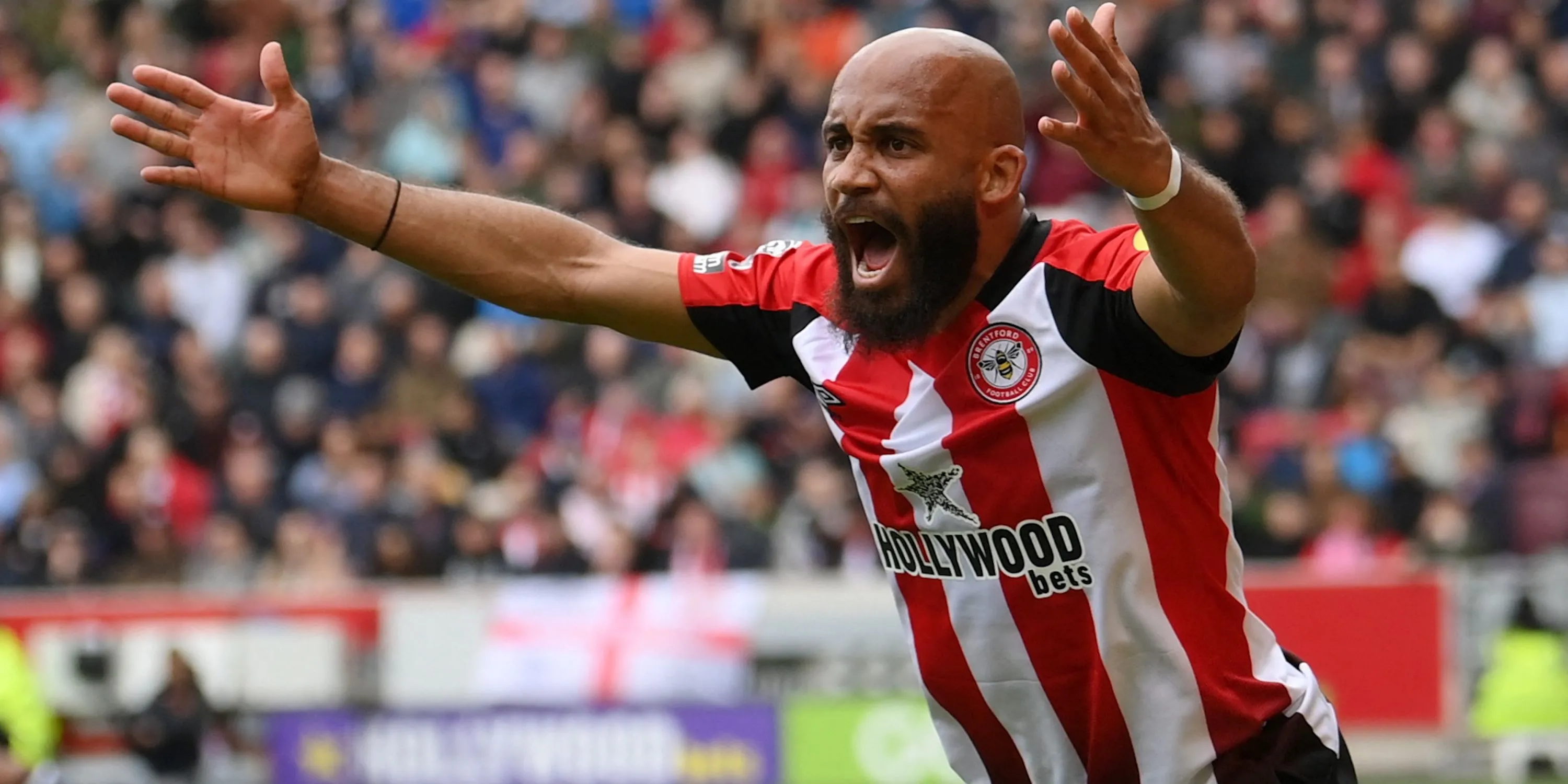 Bryan Mbeumo của Brentford phản ứng trong một trận đấu, mục tiêu chuyển nhượng của Newcastle.