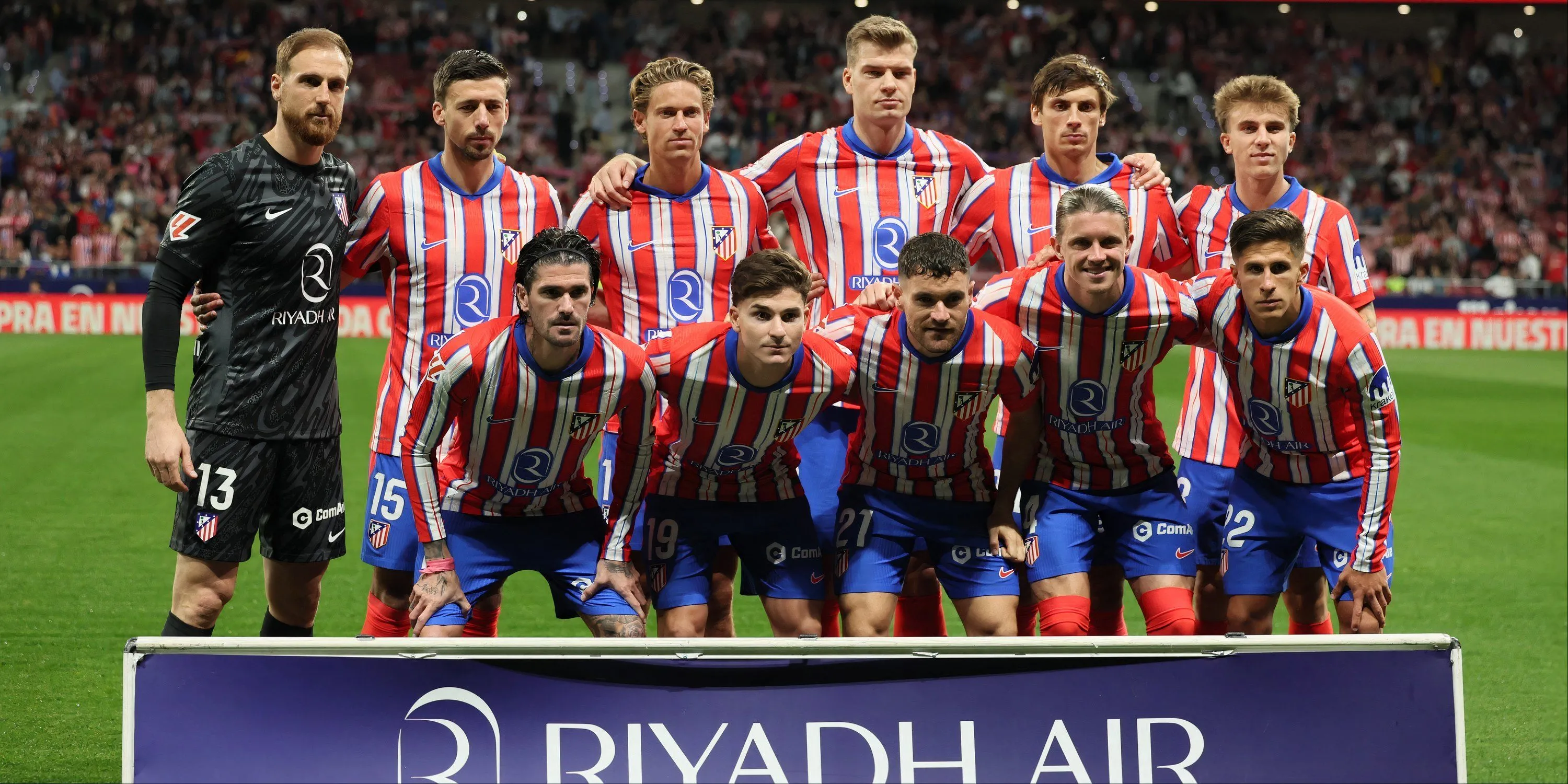 Các cầu thủ Atletico Madrid trên sân tập luyện chuẩn bị cho trận đấu quan trọng