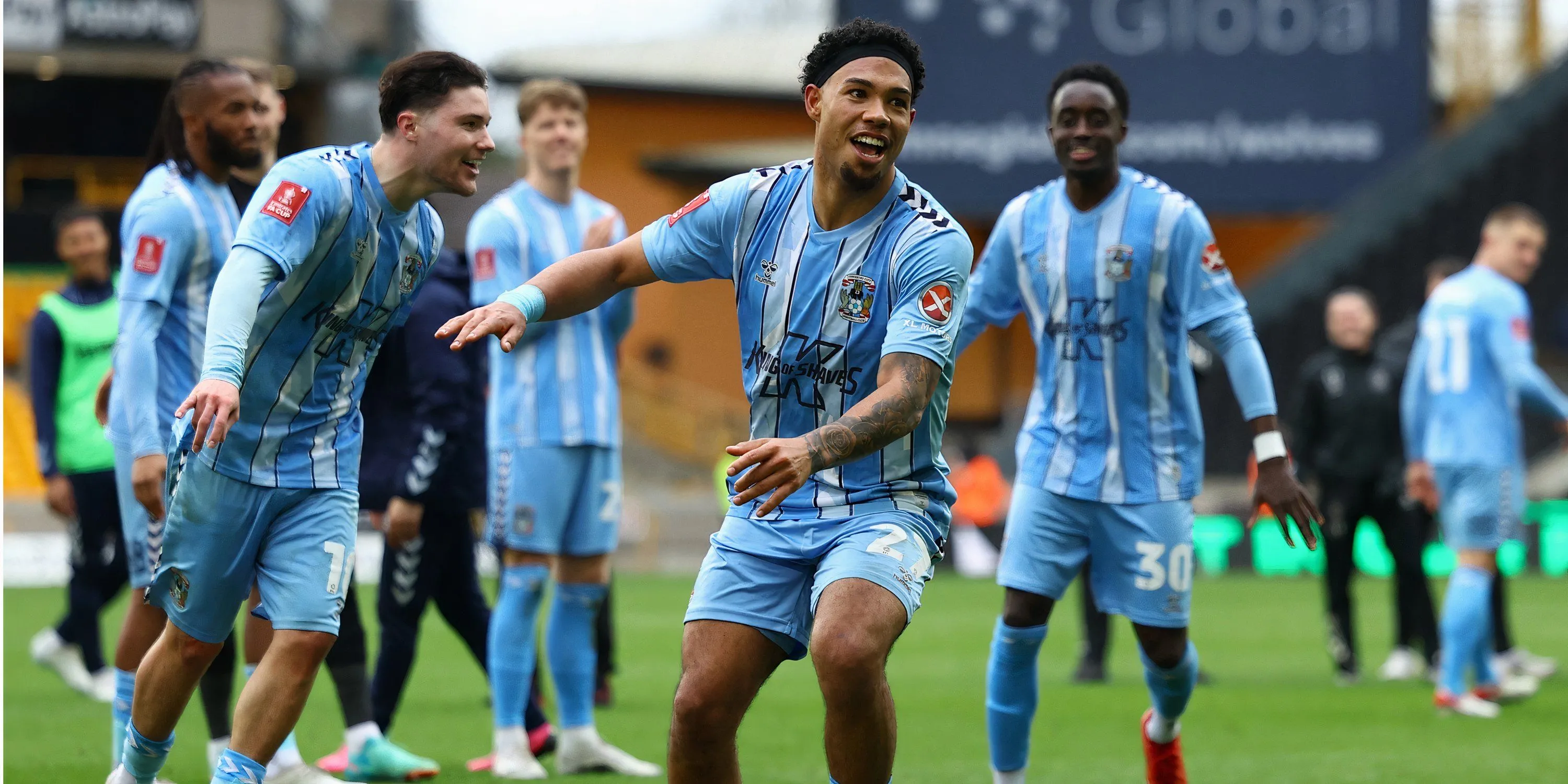 Chân dung cầu thủ Milan van Ewijk trong màu áo Coventry City