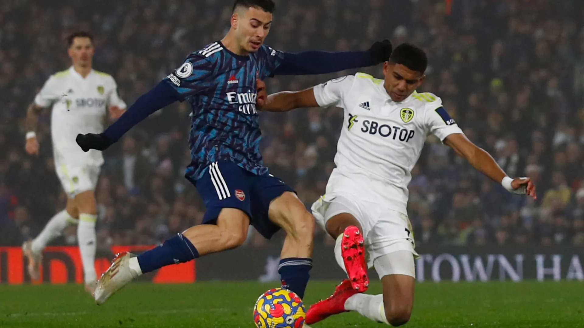 Cody Drameh trong màu áo Leeds United trước khi chuyển đến Hull