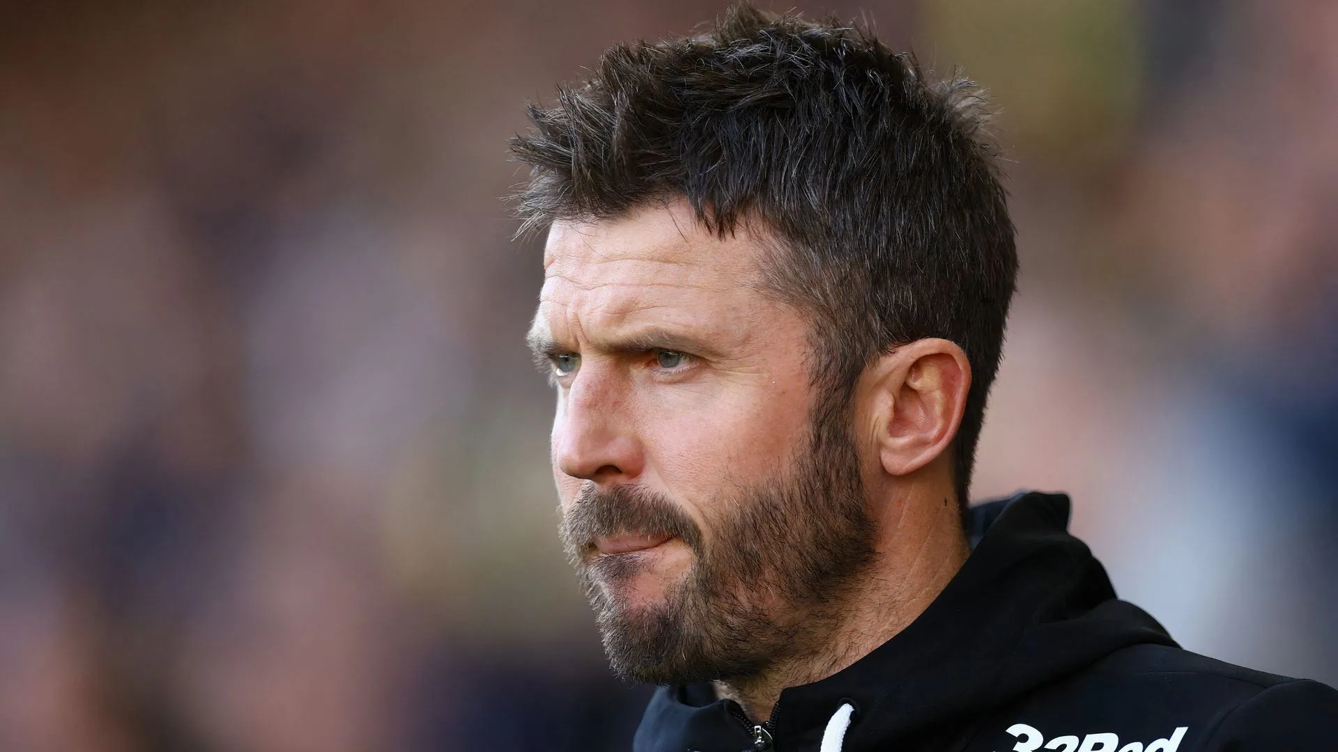 HLV Michael Carrick chỉ đạo trận đấu của Middlesbrough
