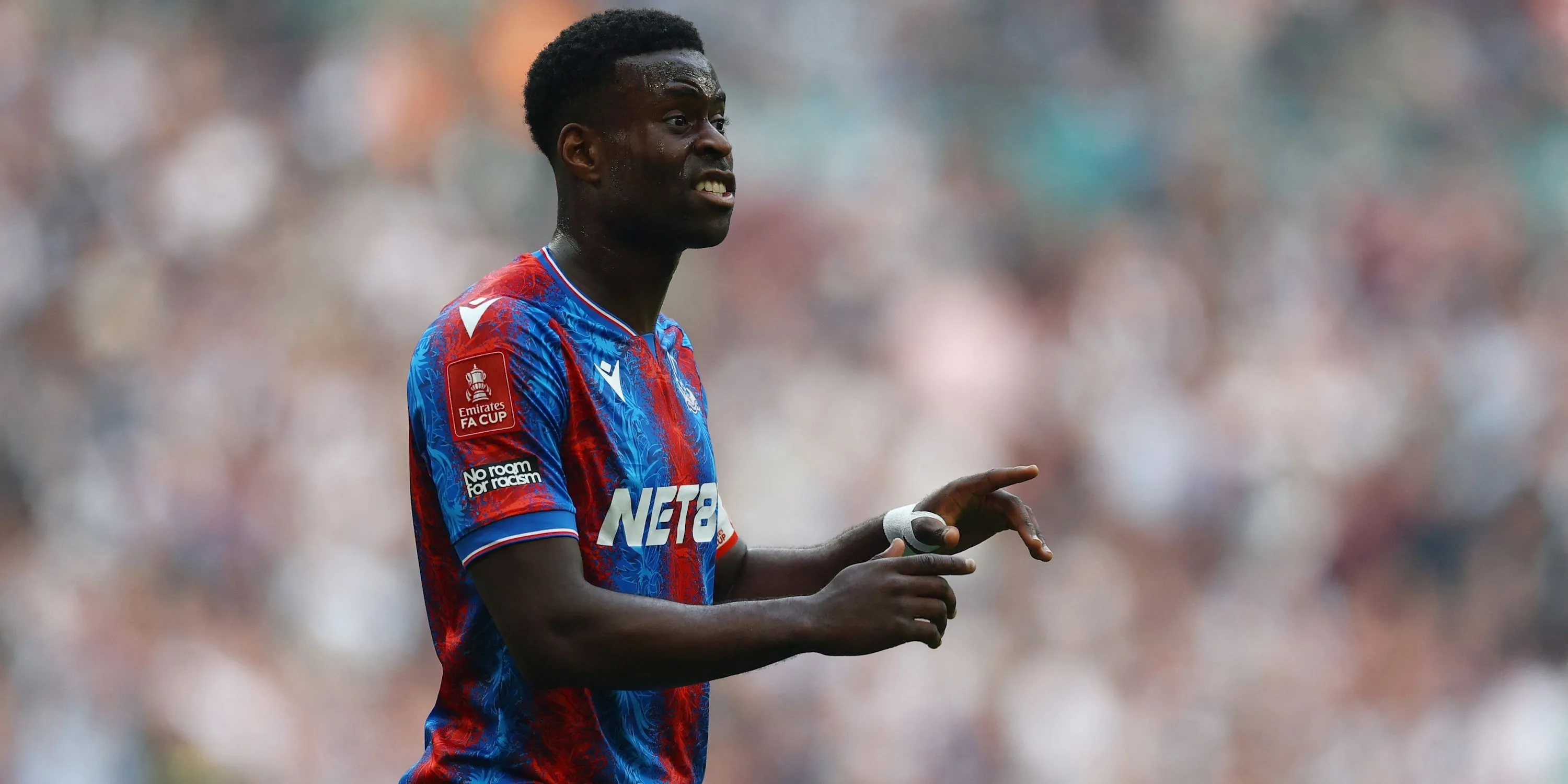 Marc Guehi của Crystal Palace trong trận đấu