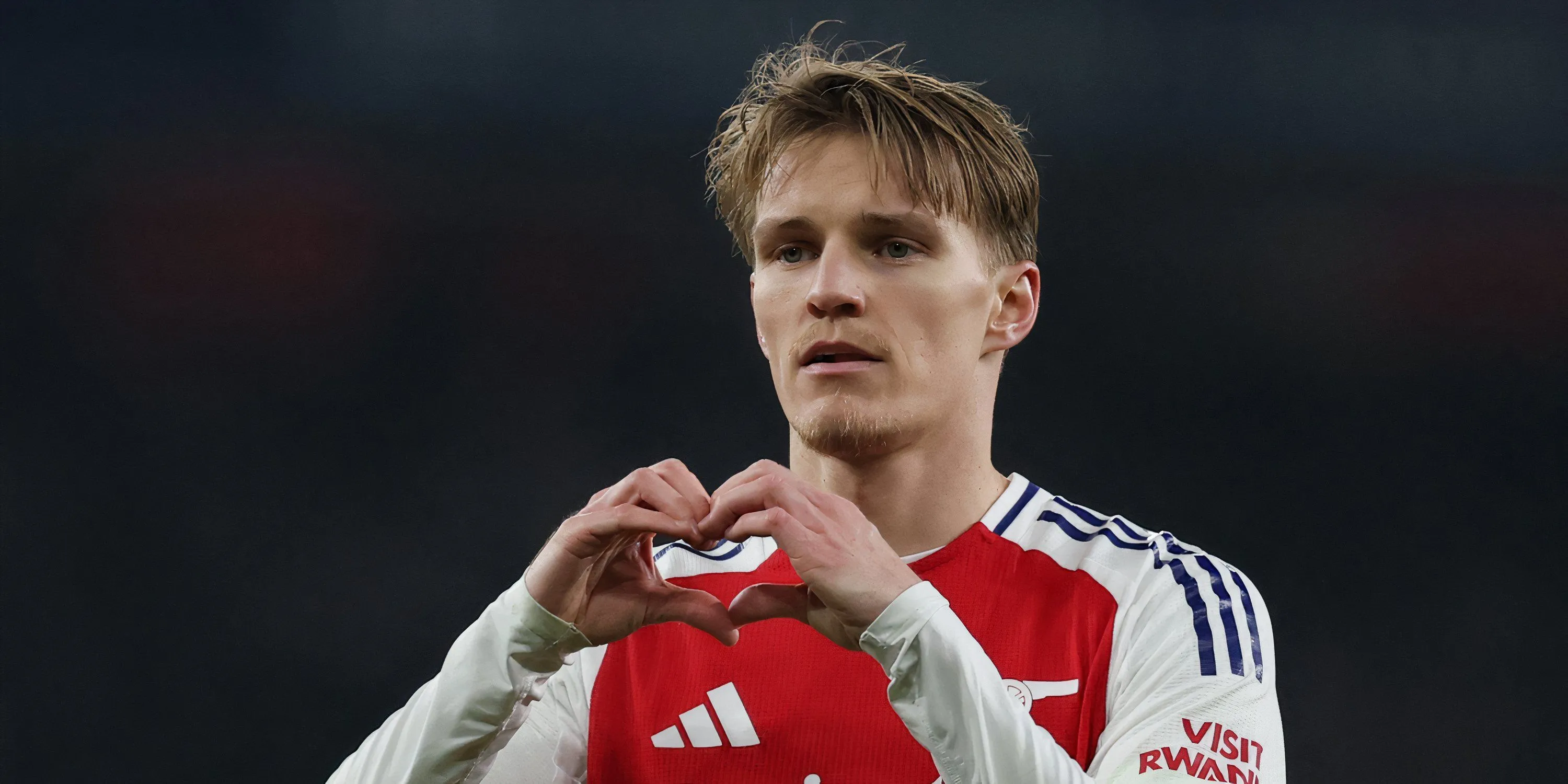 Martin Odegaard thi đấu cho Arsenal tại giải Ngoại hạng Anh