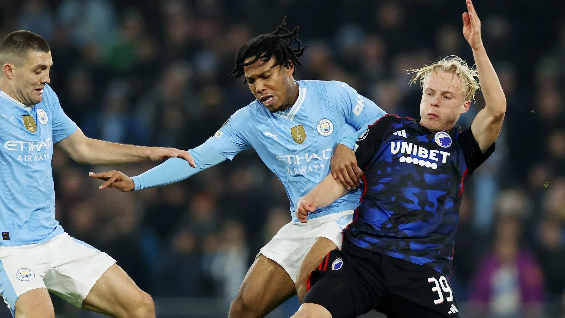 Micah Hamilton khi còn thi đấu cho Manchester City