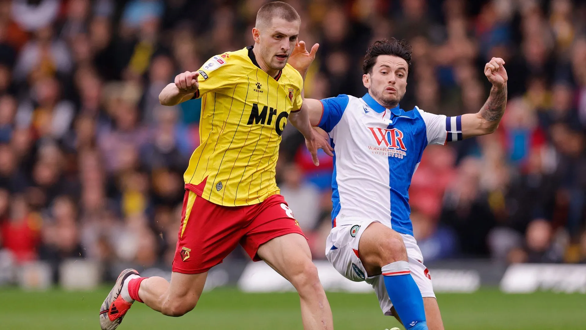 Cầu thủ Giorgi Chakvetadze trong màu áo Watford thi đấu tại Championship