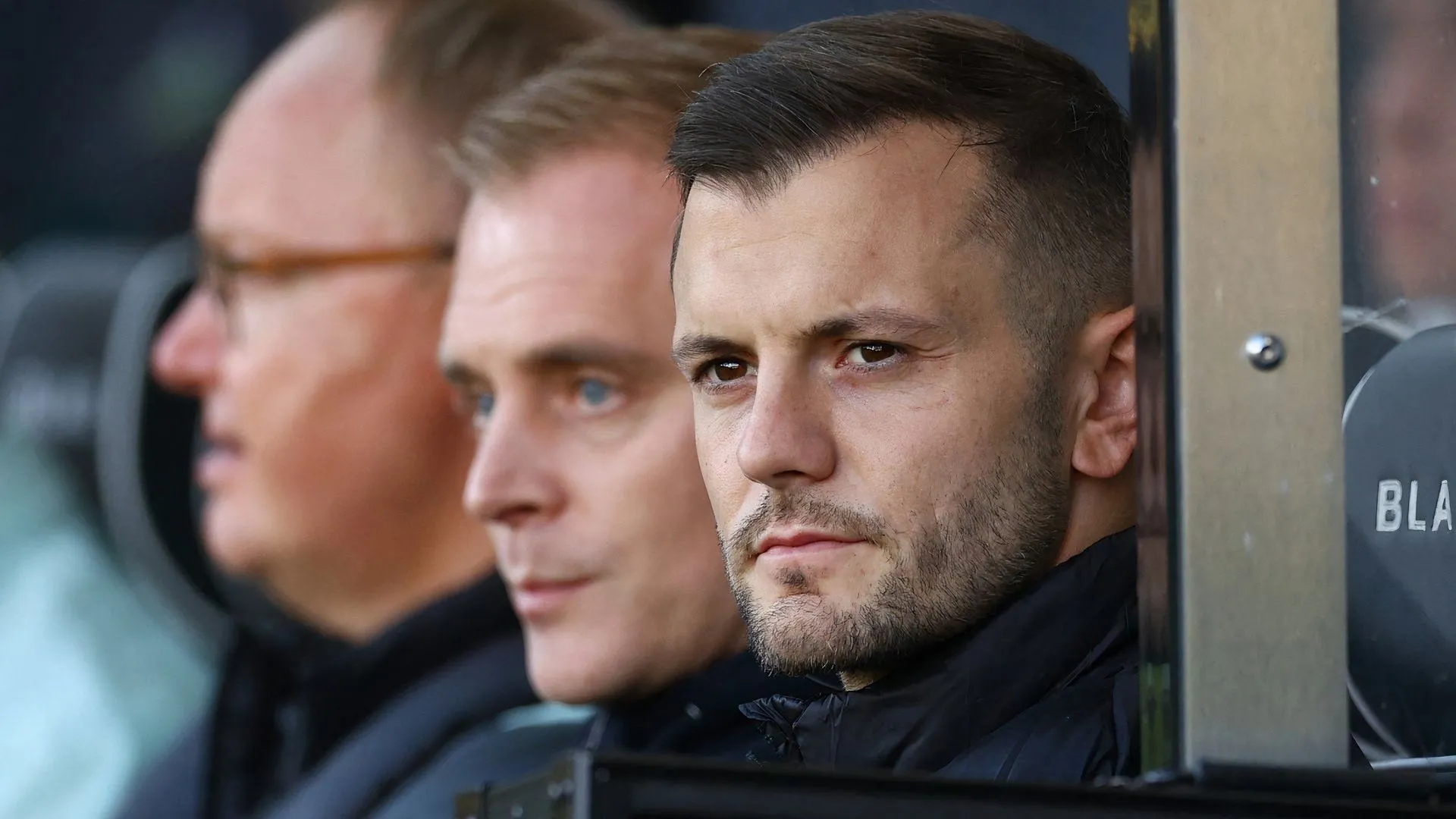 Jack Wilshere khi còn là HLV tạm quyền của Norwich City, ứng viên cho ghế nóng Plymouth Argyle