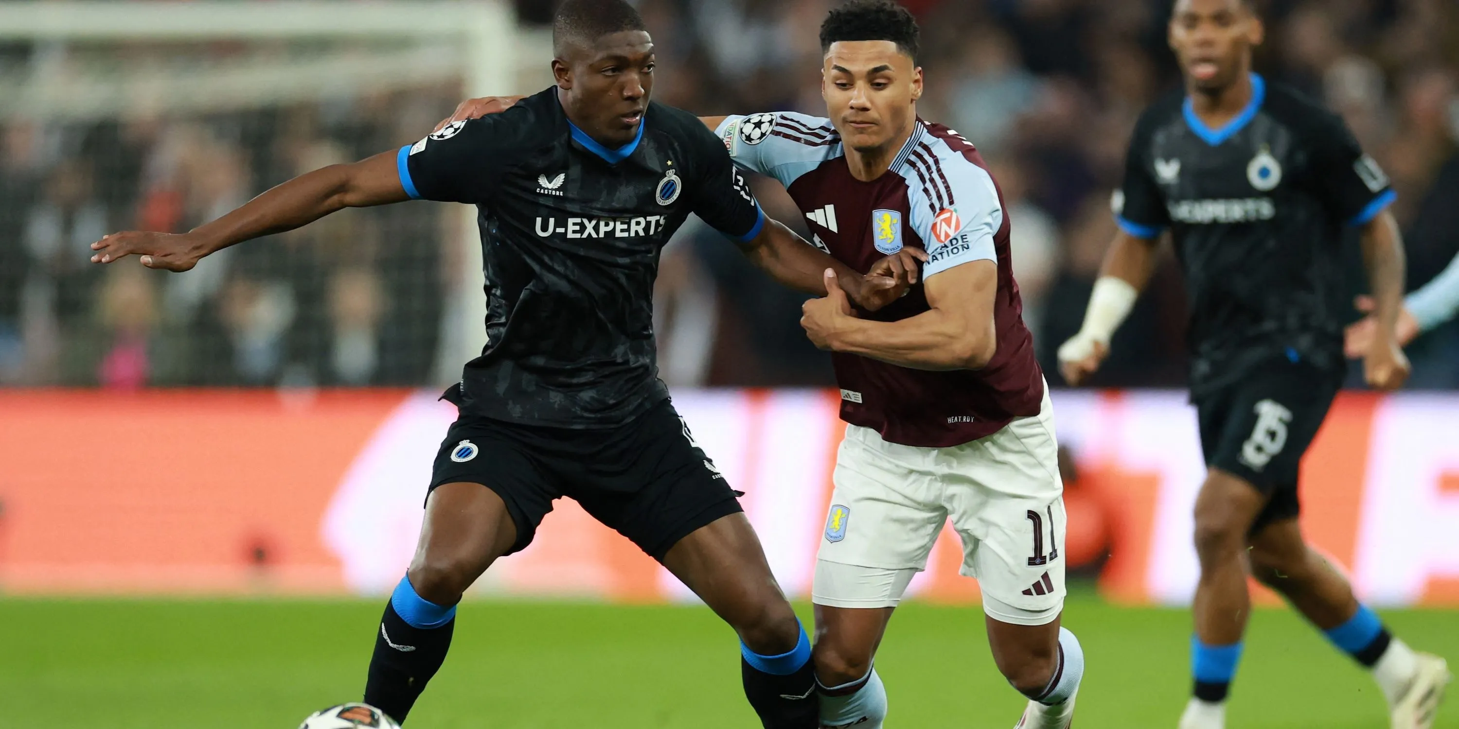 Ollie Watkins của Aston Villa trong trận đấu Europa Conference League