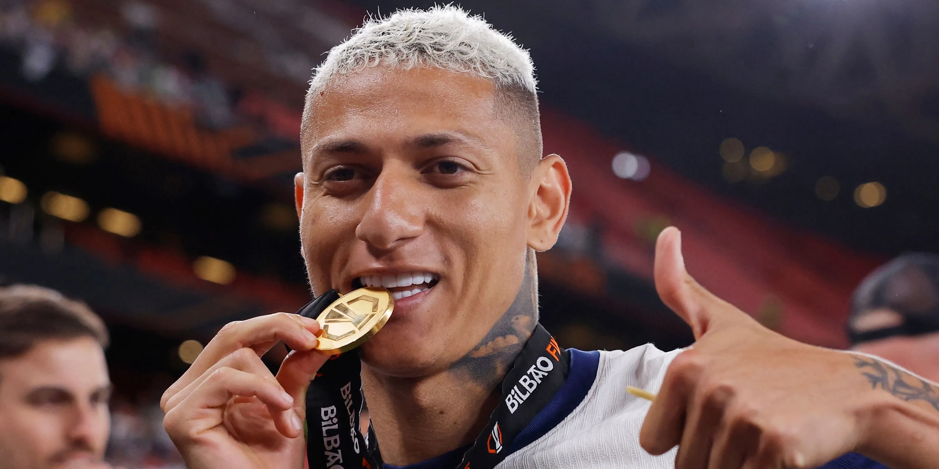 Tiền đạo Richarlison của Tottenham ăn mừng chiến thắng sau trận chung kết Europa League
