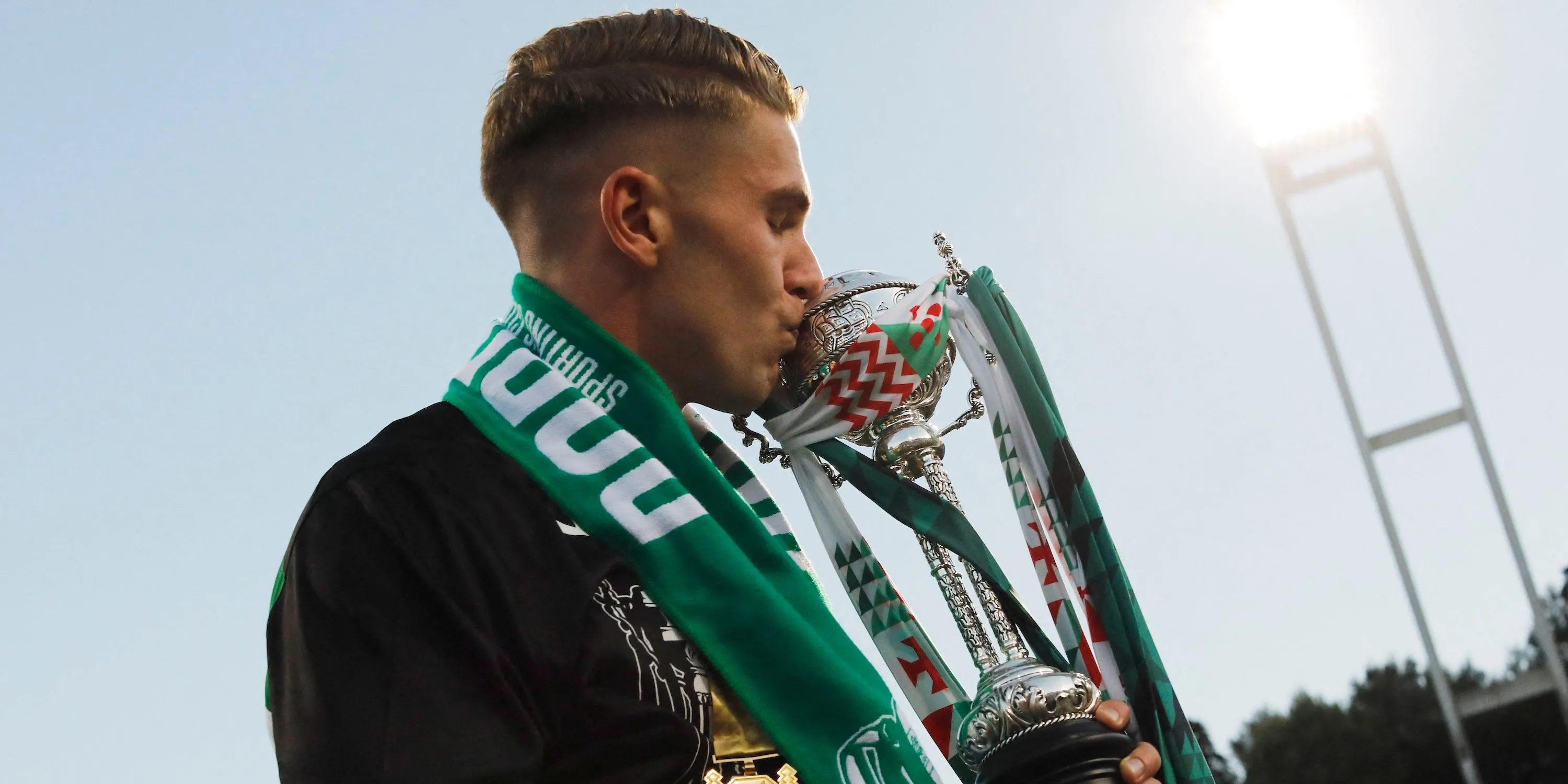 Tiền đạo Viktor Gyokeres ăn mừng cùng Sporting CP sau khi vô địch cúp quốc gia Bồ Đào Nha
