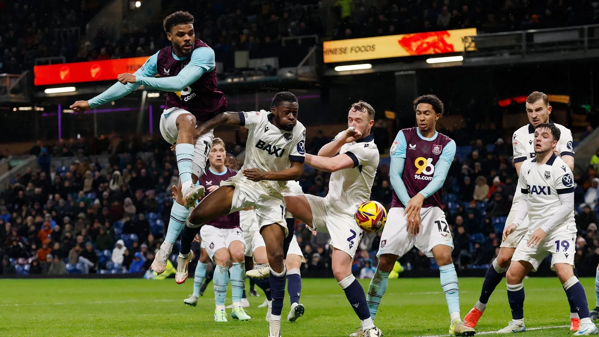 Tiền vệ Alex Matos thi đấu cho Oxford United theo dạng cho mượn, ảnh hưởng đến hàng tiền vệ của 'The U's'