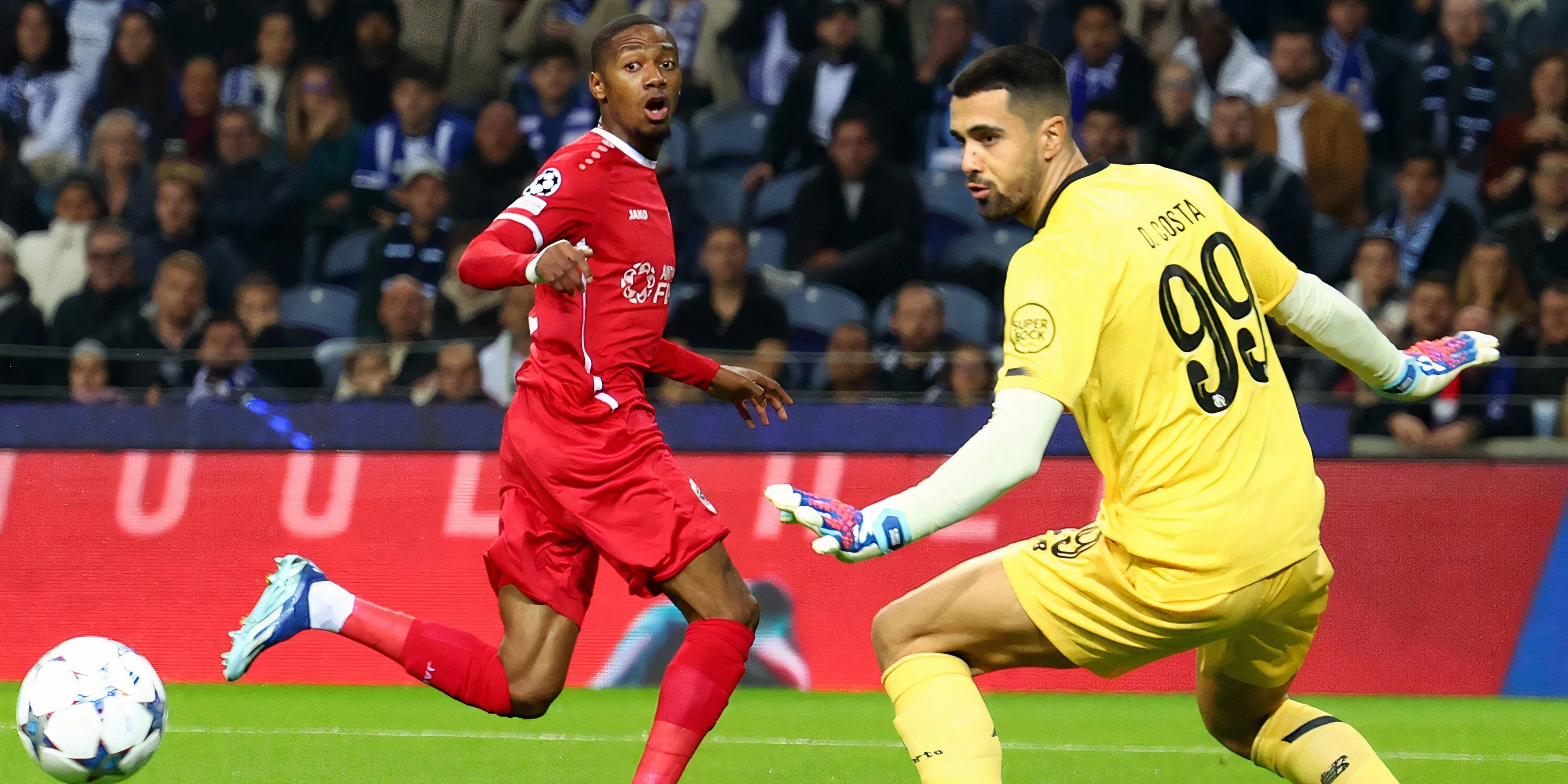 Tiền vệ cánh Michel-Ange Balikwisha, mục tiêu của Celtic.