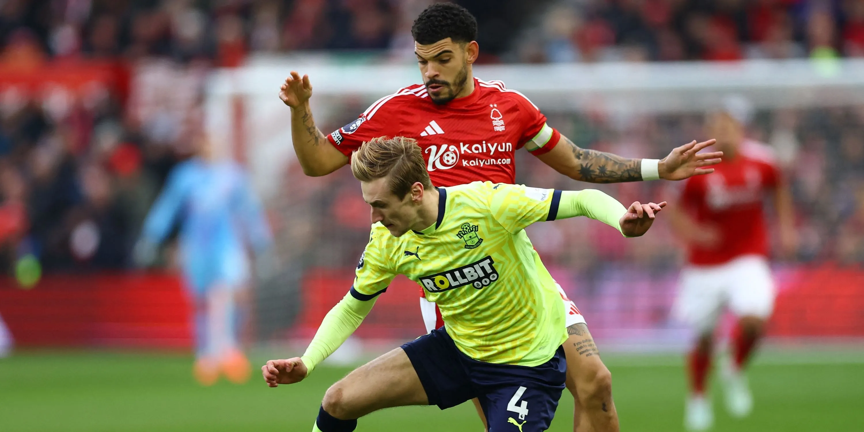Tiền vệ Flynn Downes thi đấu cho Southampton, mục tiêu tiềm năng của HLV Russell Martin tại Rangers