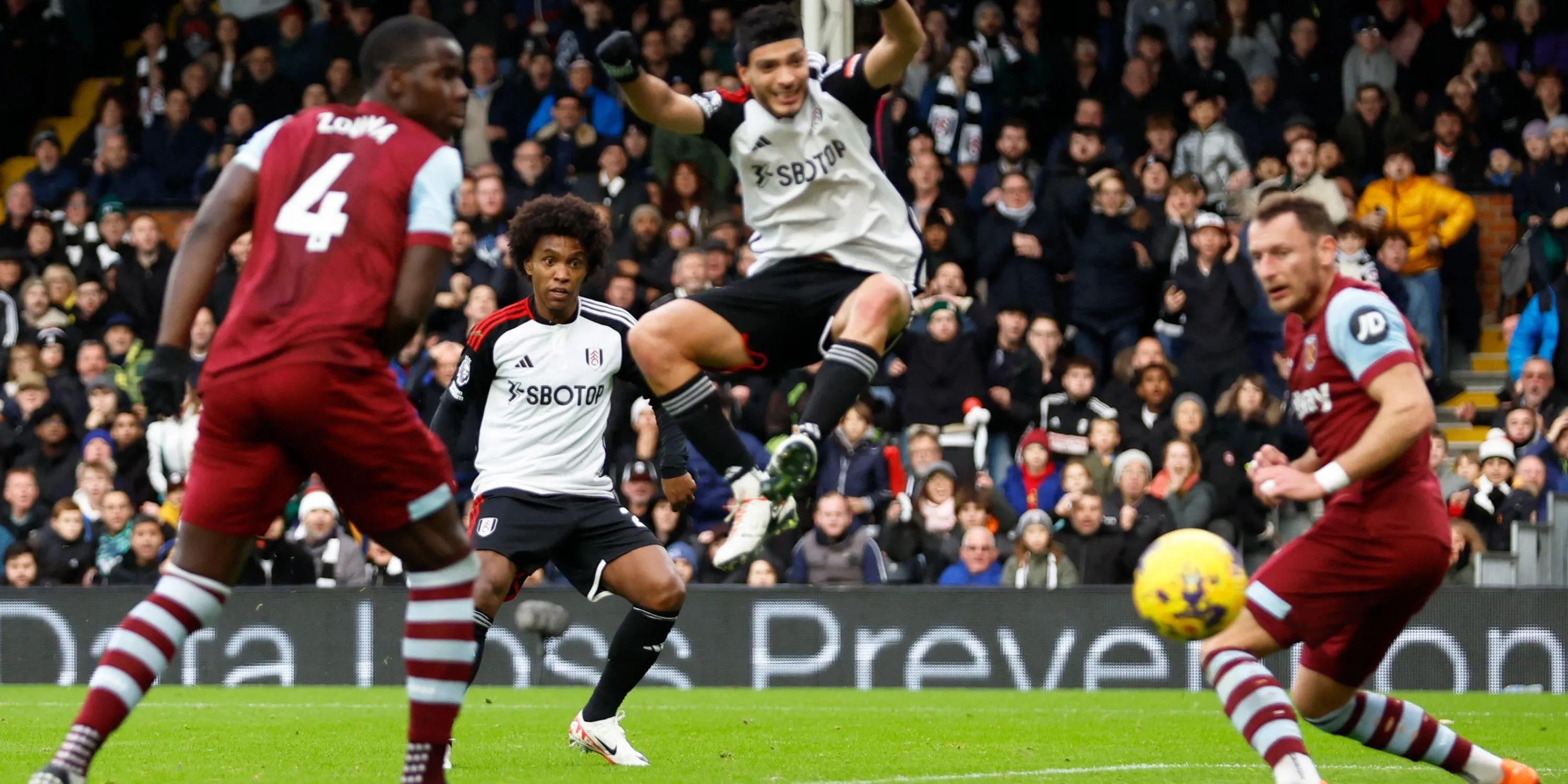 Cầu thủ Charlton Athletic trong trận đấu.