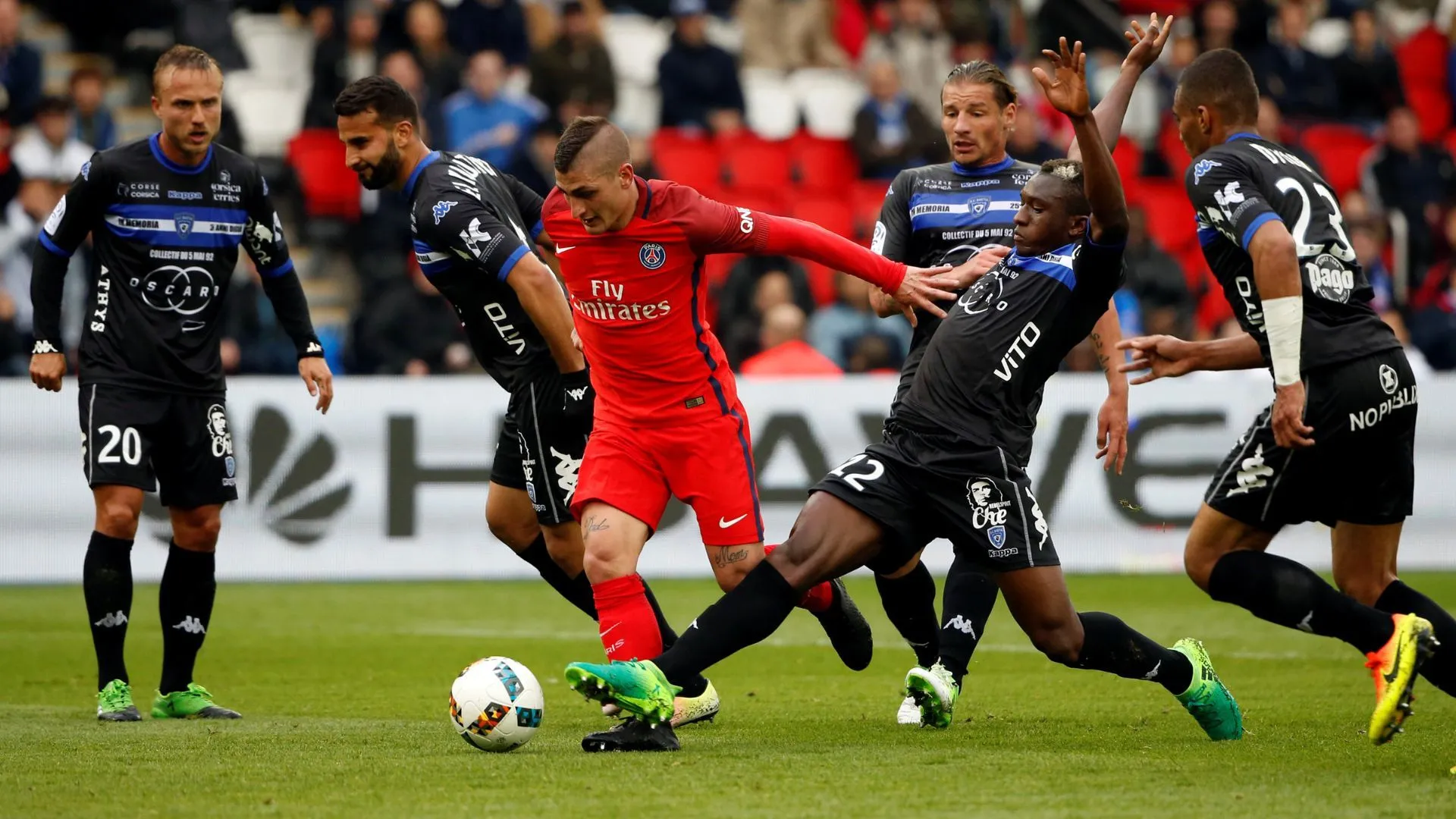 Cầu thủ Lamine Cisse trong màu áo SC Bastia, mục tiêu chuyển nhượng của Stoke City.