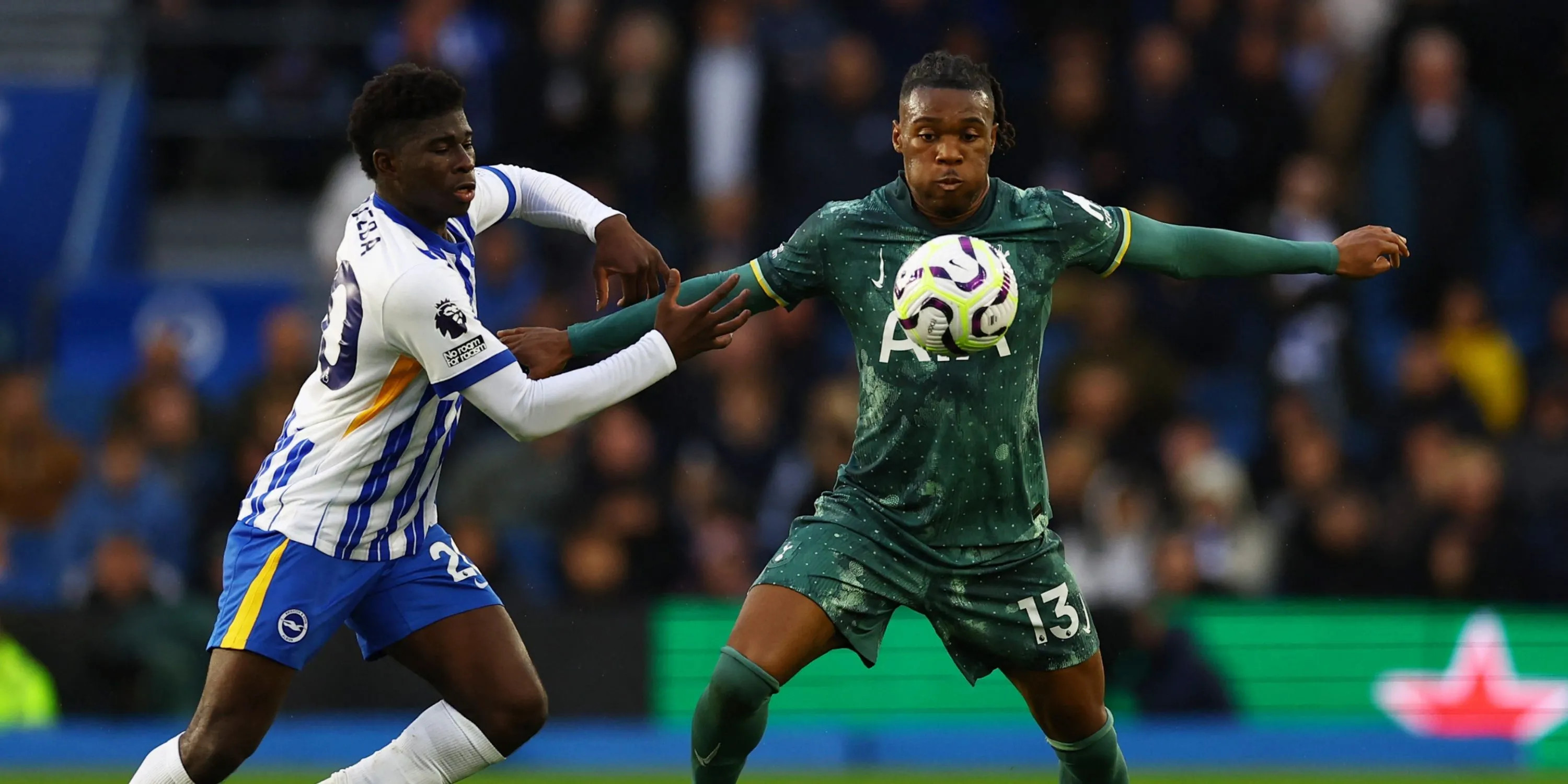 Hậu vệ Destiny Udogie của Tottenham trong trận đấu