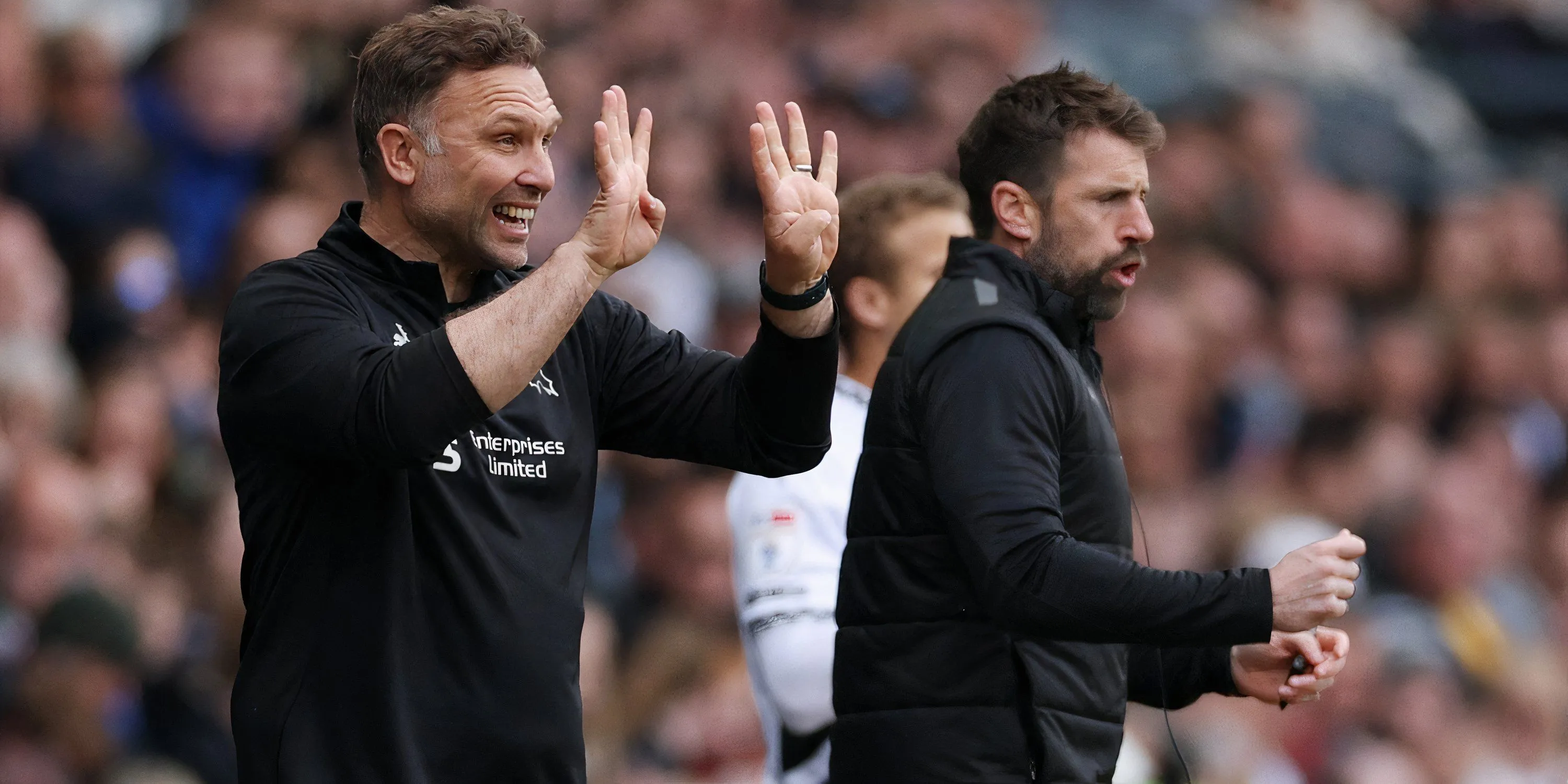 Huấn luyện viên John Eustace của Derby County trên sân tập