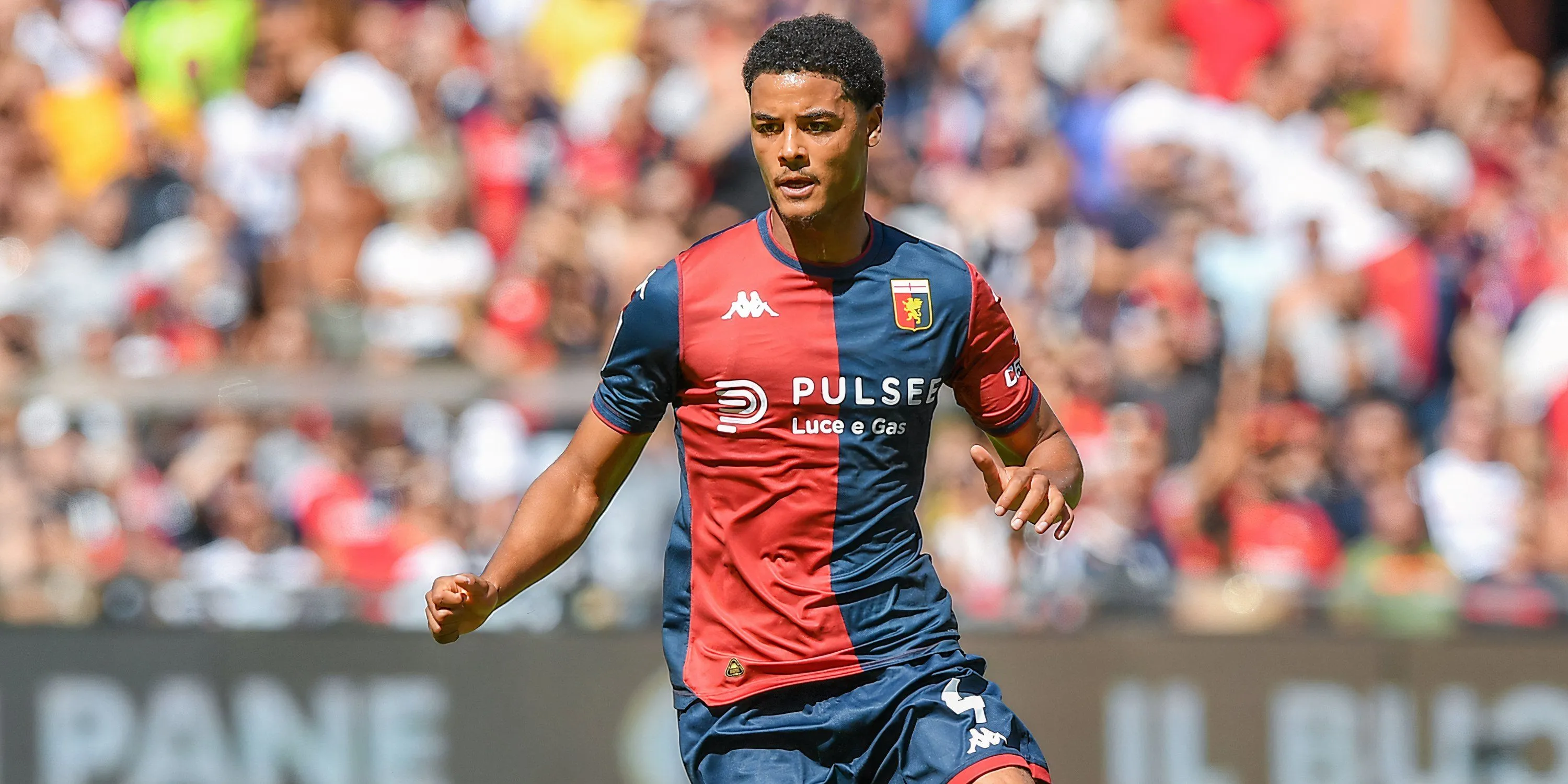 Koni De Winter trong màu áo Genoa, cầu thủ được Tottenham nhắm đến