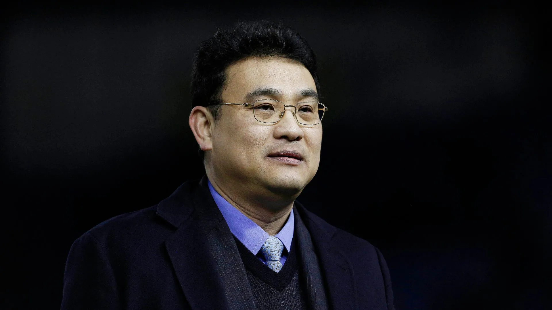 Ông chủ Dejphon Chansiri của Sheffield Wednesday đối mặt với lệnh trừng phạt từ EFL