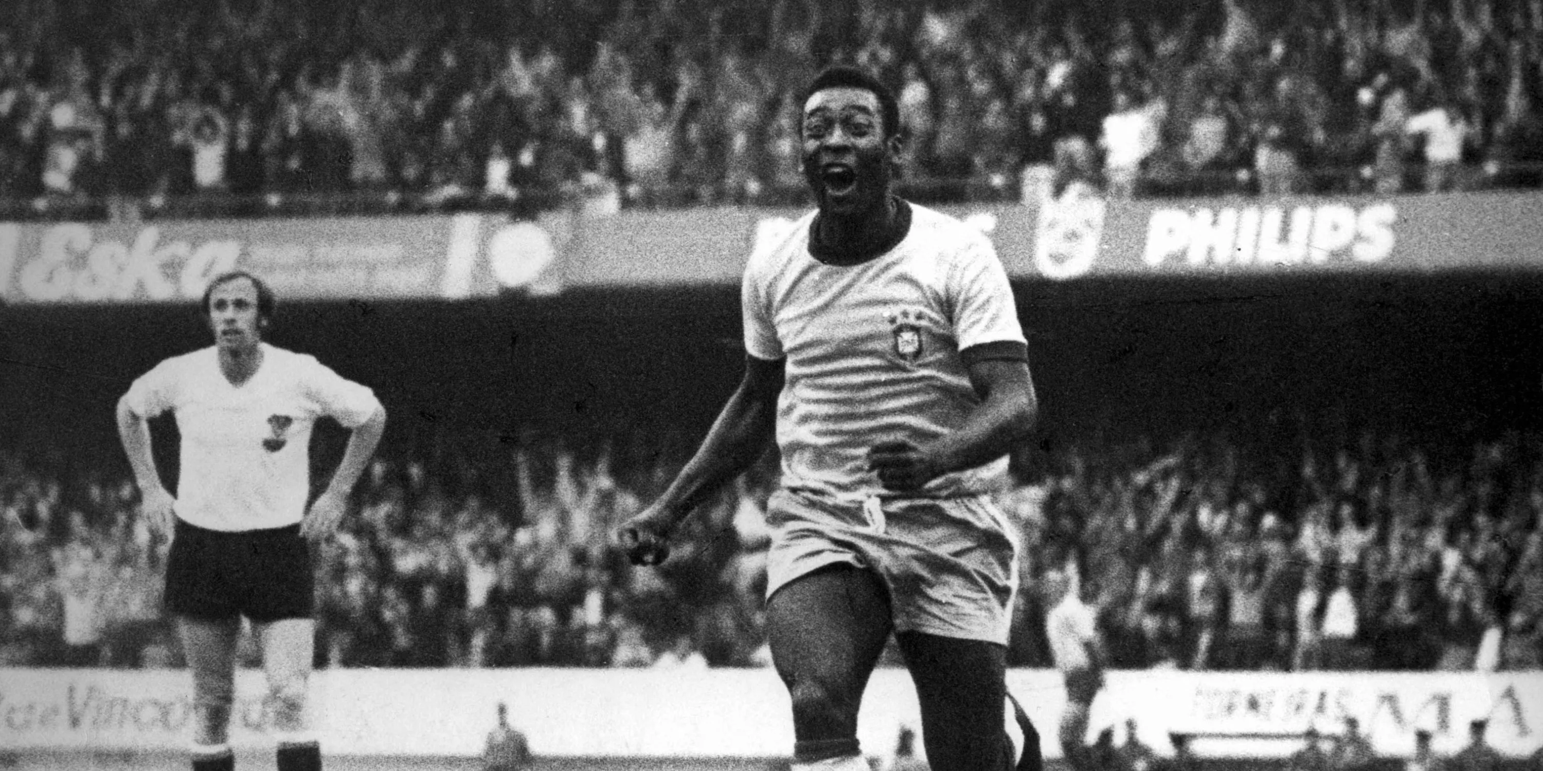 Pele ăn mừng bàn thắng trong màu áo New York Cosmos