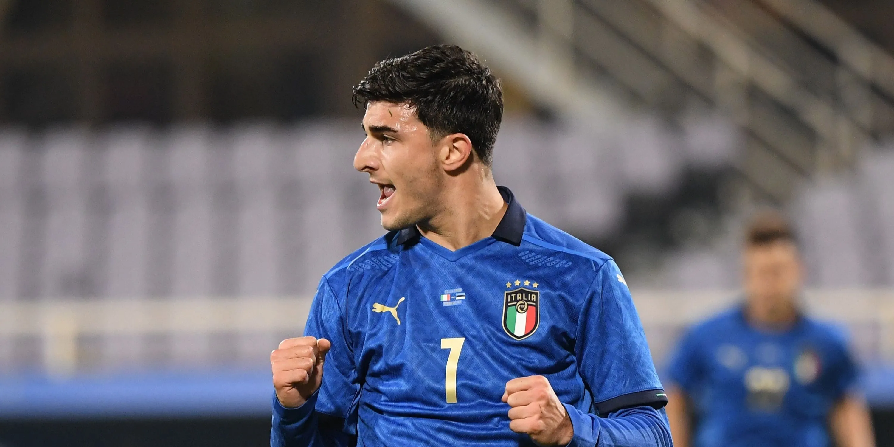 Riccardo Orsolini ăn mừng bàn thắng trong màu áo đội tuyển Ý