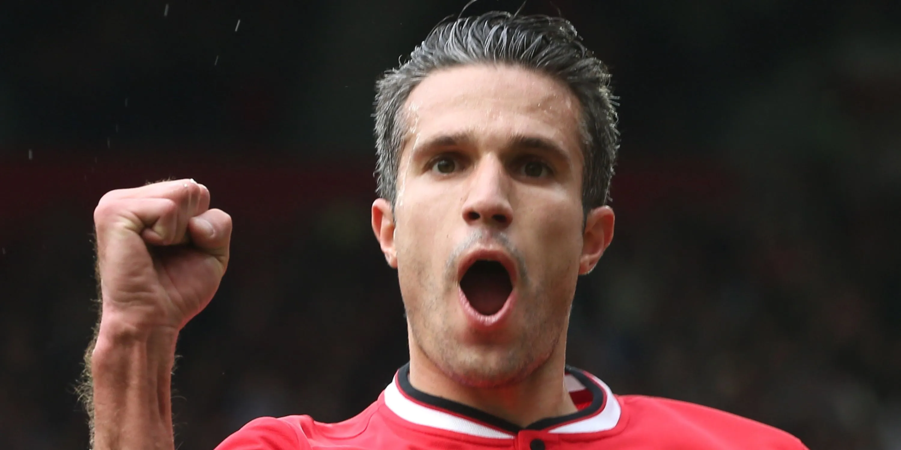 Robin van Persie trong màu áo Manchester United, ăn mừng sau pha lập công quyết định mang về chức vô địch Premier League.
