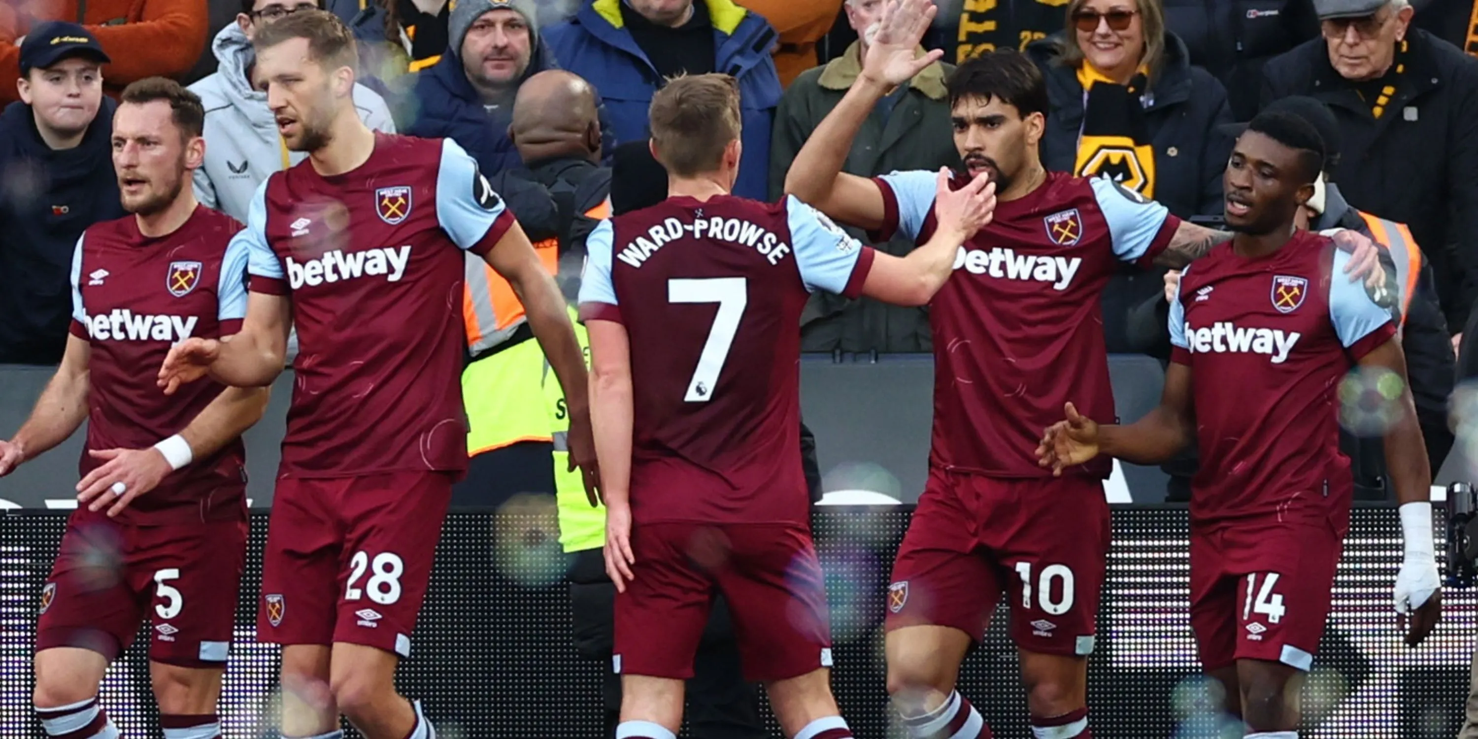 Sân vận động Tottenham Hotspur trong một trận đấu.