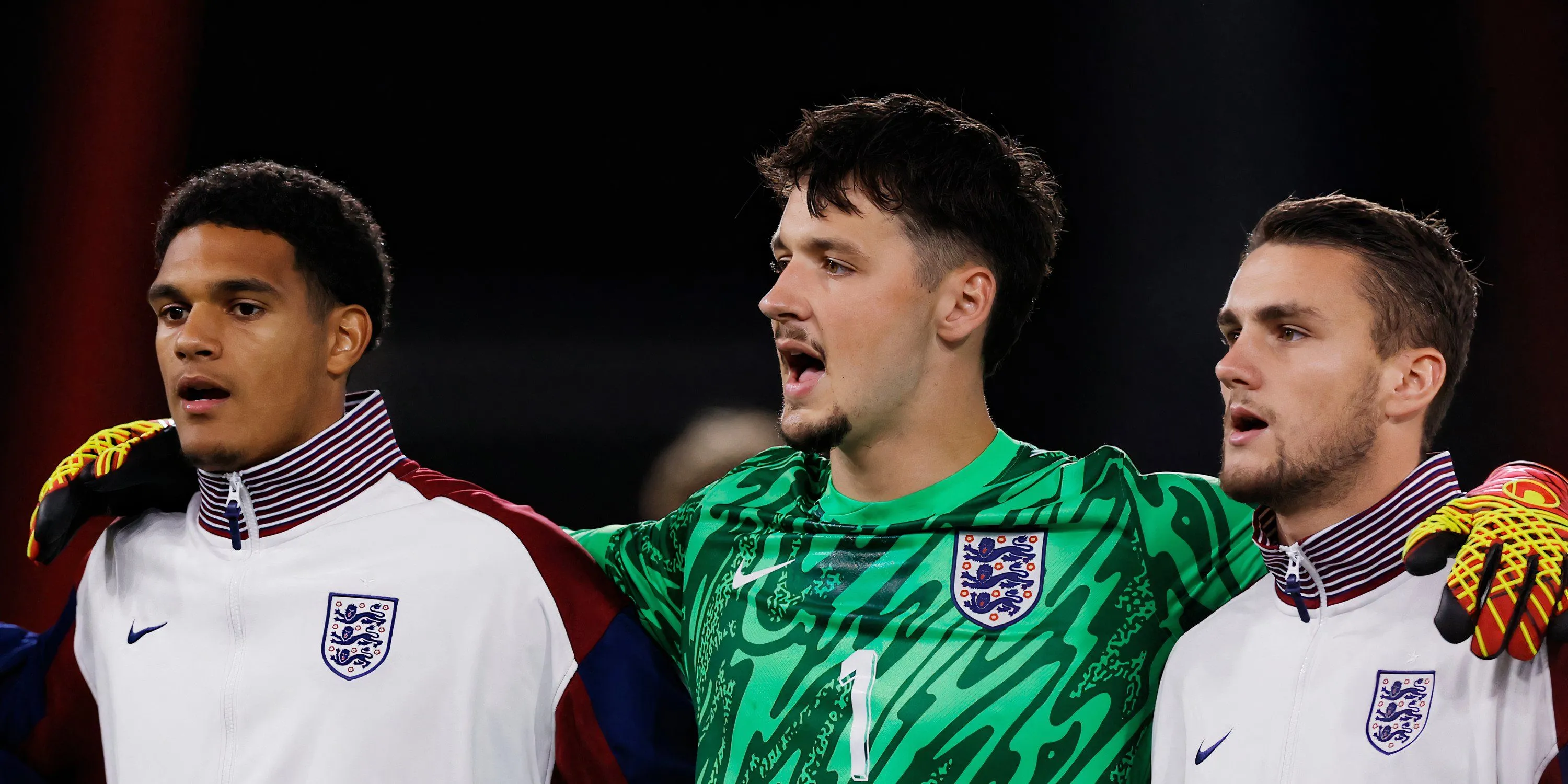 Thủ môn James Trafford trong màu áo đội tuyển Anh U21