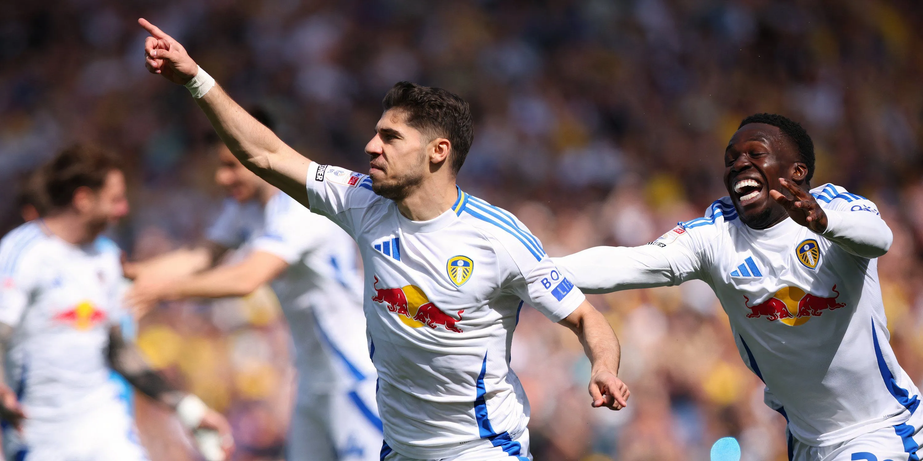Tiền đạo cánh Manor Solomon, mục tiêu chuyển nhượng của Leeds United