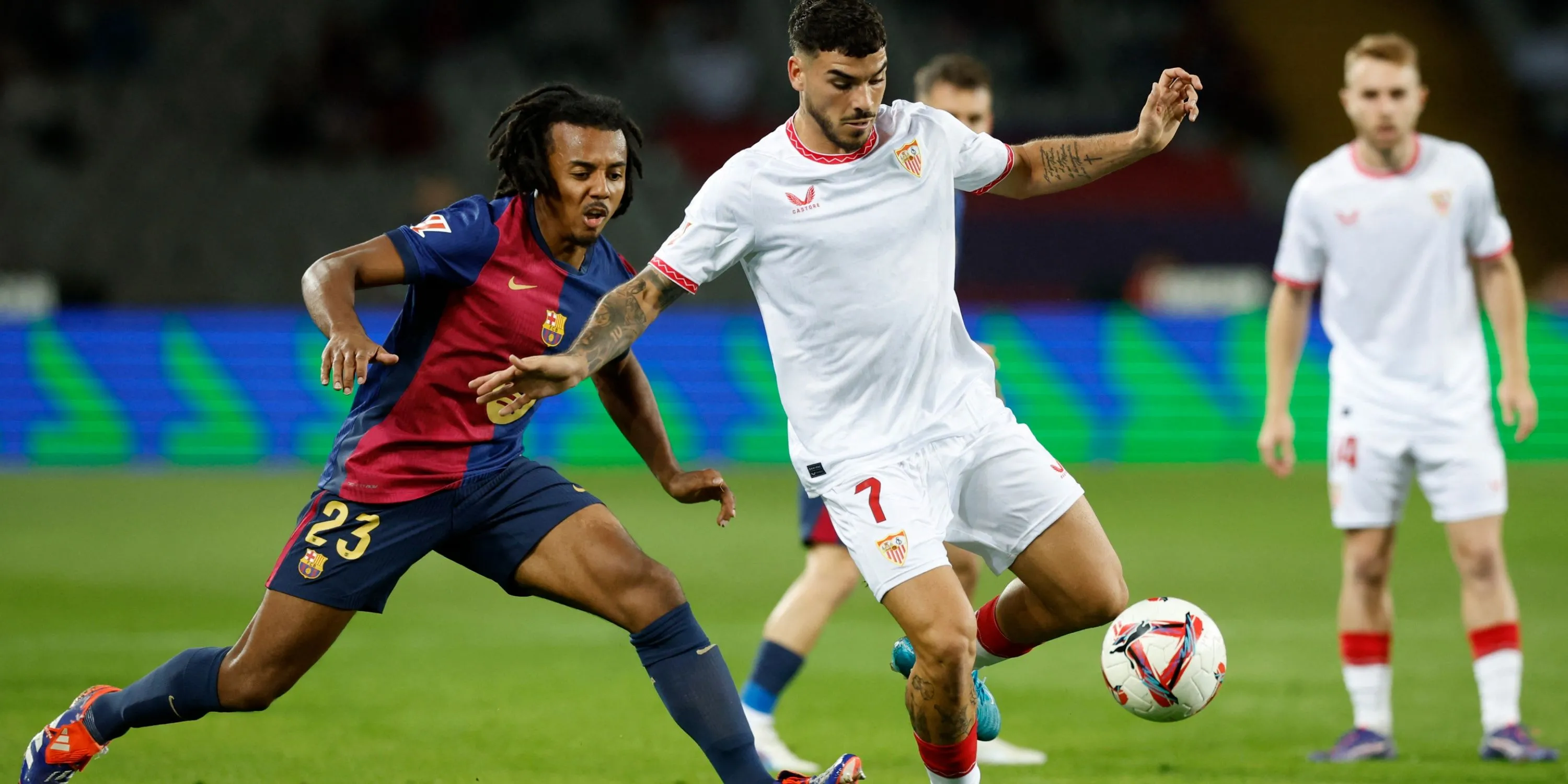Tiền đạo Isaac Romero của Sevilla, người mà Ipswich Town đang ưu tiên chiêu mộ
