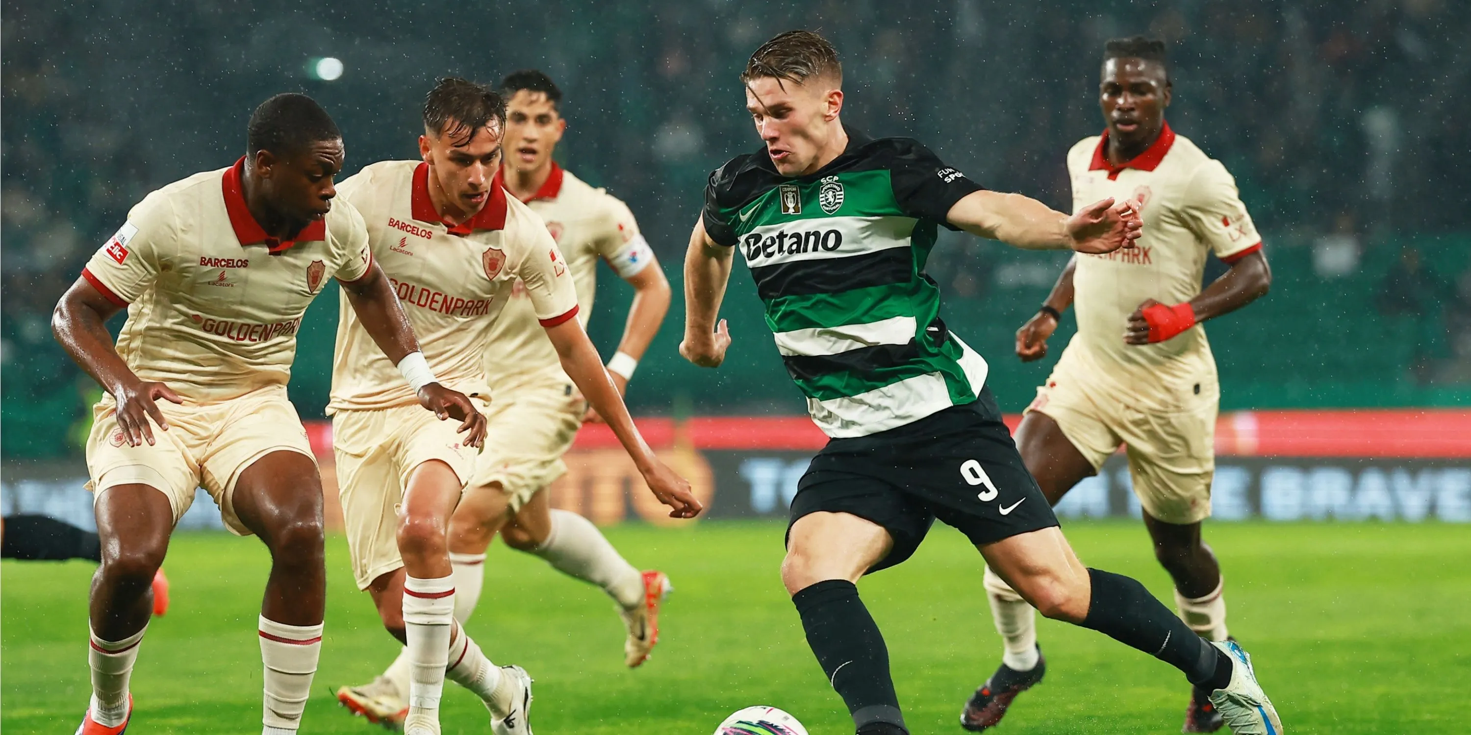 Tiền đạo Viktor Gyokeres trong màu áo Sporting Lisbon, mục tiêu hàng đầu của Arsenal