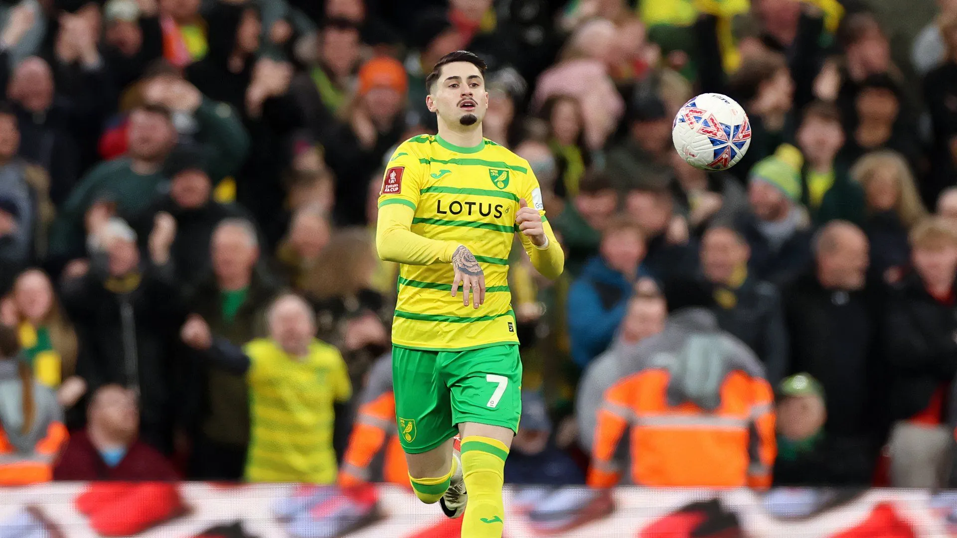 Tiền vệ Borja Sainz trong màu áo Norwich City, người đã chuyển đến FC Porto.