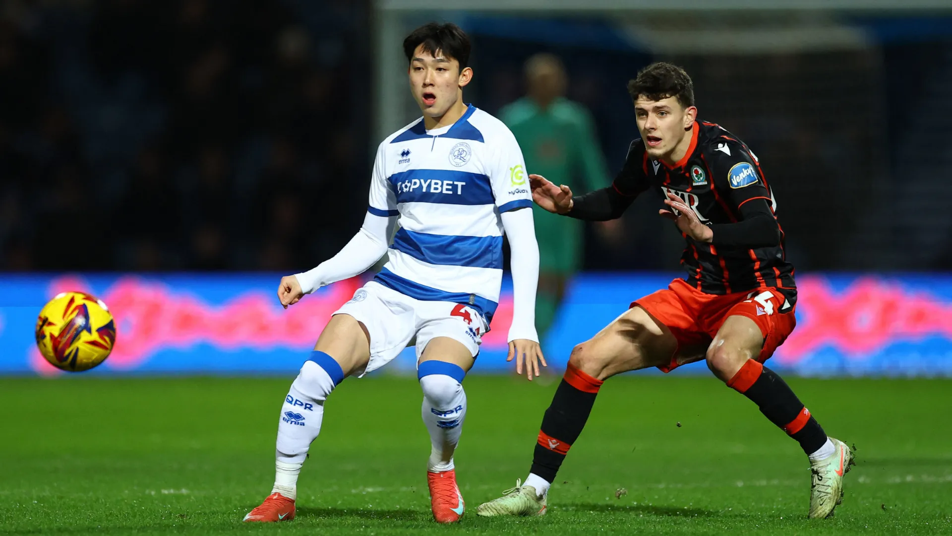 Yang Min-hyeok trong màu áo QPR tập luyện