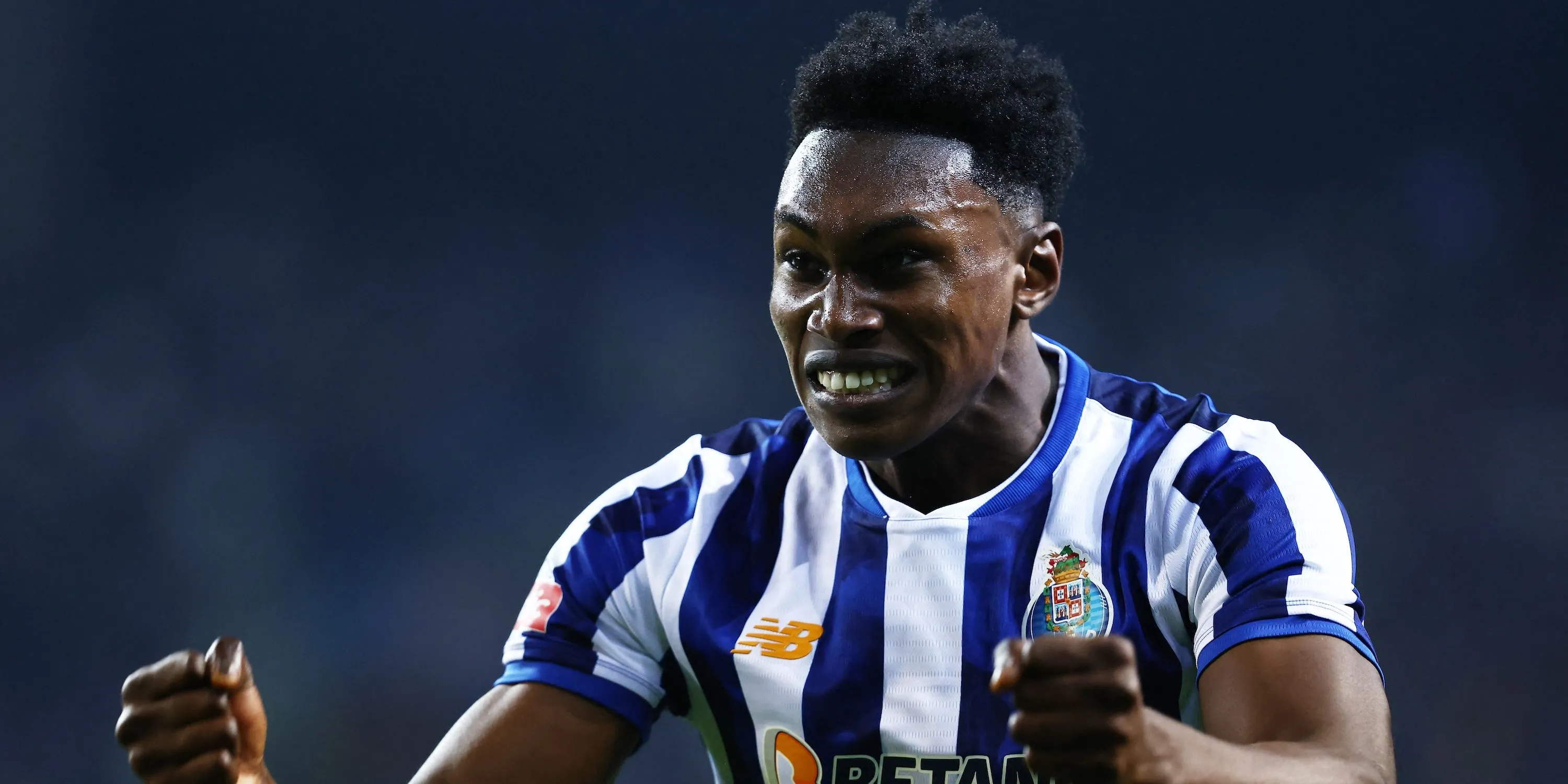 Samu Omorodion ăn mừng bàn thắng trong màu áo Porto